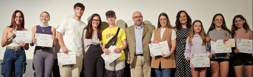 Jóvenes reconocidos por participar en el concurso de Tik Tok sobre salud mental