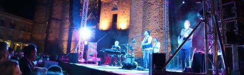 Concierto de Los Secretos en la plaza de Manzanares