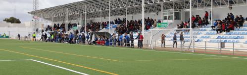 Tribuna del José Camacho en un partido del juvenil