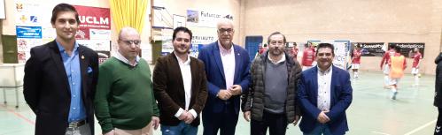 Autoridades junto a los presidentes de los finalistas