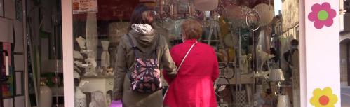 Mujeres de compras en Manzanares