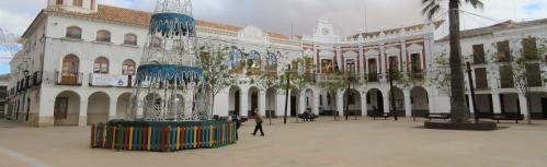 Plaza de la Constitución con el Ayuntamiento al fondo