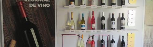 Los vinos premiados se exponen en un stand donde se pueden degustar