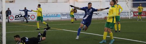 Leo celebra el segundo tanto del partido