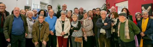 Autoridades y asistentes al acto de reapertura del Centro de Mayores