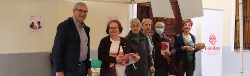 Voluntariado de Cáritas de Manzanares en la calle Empedrada