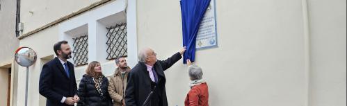 Julián Nieva descubre la cerámica mural