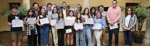 Foto conjunta con los premiados