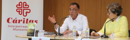 Pablo Sánchez durante la presentación de su libro en Manzanares