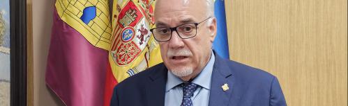 Nieva respondiendo a los medios de comunicación