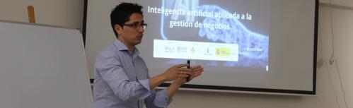 Charla 'Inteligencia artificial aplicada en gestión de negocios'