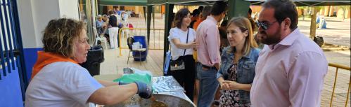 Miembros del equipo de gobierno municipal y de la AAVV Nuevo Manzanares