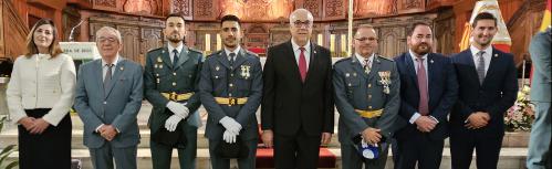Responsables de la Guardia Civil de Manzanares con miembros del equipo de gobierno