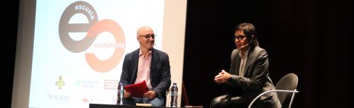 Momento de la charla de Anna Bosch con el presidente de la EC