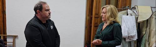 Isabel Vázquez durante el ensayo de una escena junto a José Miguel Martín