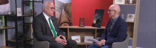 Momento de la entrevista en la televisión municipal