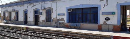 Estado del edificio del andén central de la estación de Manzanares