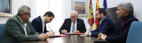Firma convenio Ayuntamiento y Aempoman 2026