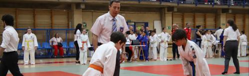 Saludo inicial entre competidores