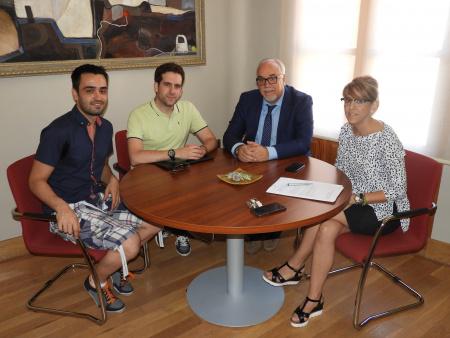 Julián Nieva y Silvia Cebrián reciben a José Antonio Cano y Javier Tomás Cabrero