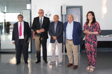 El alcalde de Manzanares participó en la inauguración del concesionario Renault-Dacia