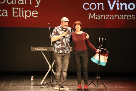 'Humor con vino' en Manzanares