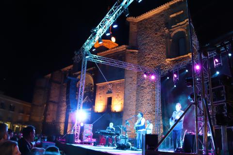 Concierto de Los Secretos en la plaza de Manzanares