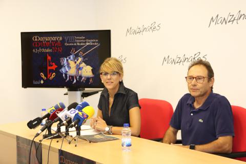 Silvia Cebrián y Ángel Luis García en la presentación del cartel