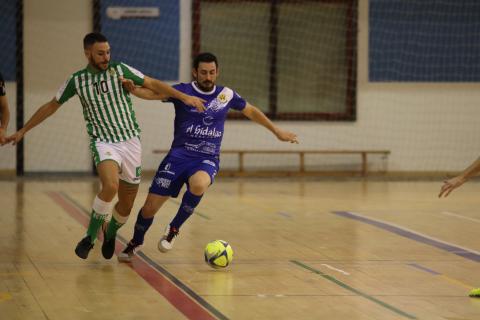 Mimi forzó el domingo ante el Betis y es duda para el partido ante su exafición