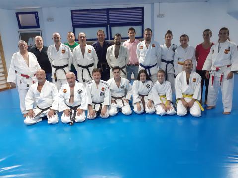 Manuel José Palacios junto a miembros del Club de Judo y de la Escuela de Defensa Personal