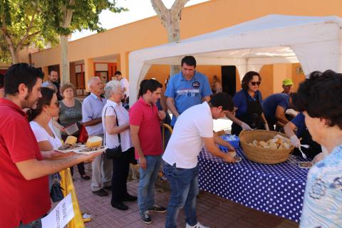 Numerosos vecinos disfrutaron de la caldereta popular