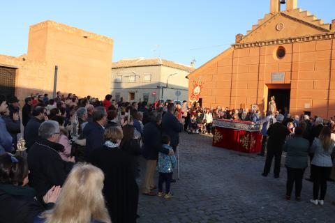 Entrada de San Blas en su ermita tras la procesión