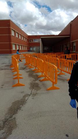 Preparativo en el comedor escolar del CEIP Altagracia