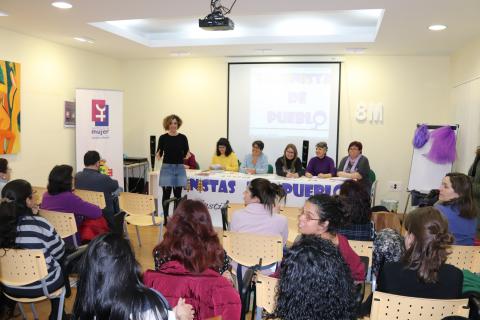 Beatriz Labián dio la bienvenida a la nueva asociación feminista