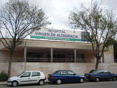 Exterior del hospital de Manzanares en foto de archivo