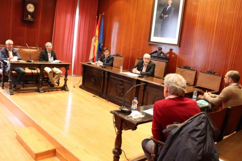 Encuentro entre el alcalde y representantes de AEMPOMAN