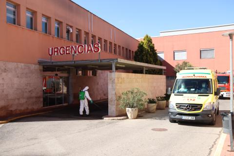 Entrada de Urgencias durante una desinfección