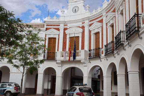 Fachada del Ayuntamiento de Manzanares