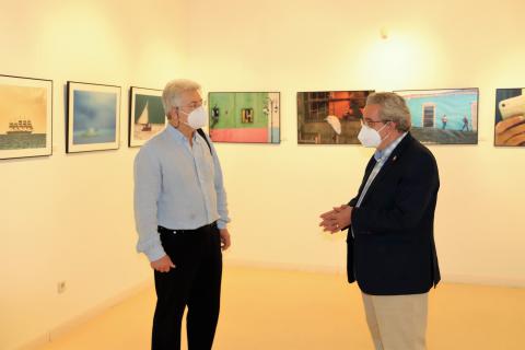 Fernández Arroyo y Sevilla en la reapertura de la exposición