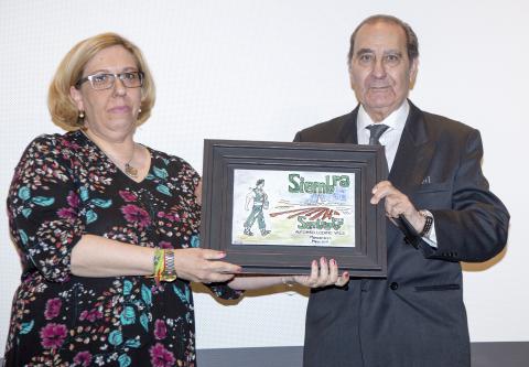 Lozano Valle recibió en marzo de 2019 el galardón de Sembrador 2018
