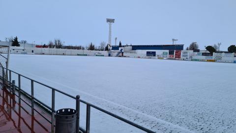 El campo municipal 'José Camacho' amaneció cubierto de nieve el 8 de enero