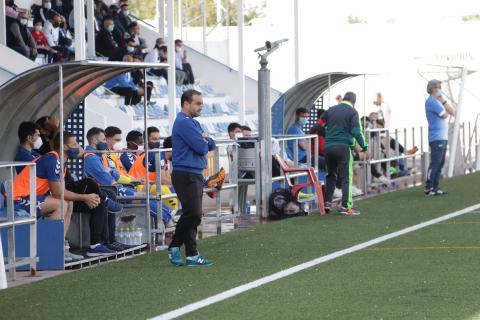 Javier Bermúdez al frente del banquillo local 