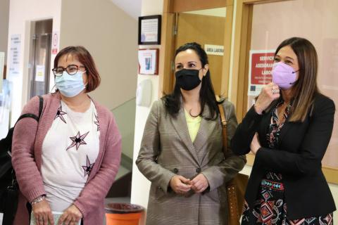 Visita de Pilar Callado al Centro de la Mujer