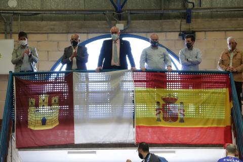 Autoridades en el palco del Manzanares FS Quesos El Hidalgo-Unión África Ceutí