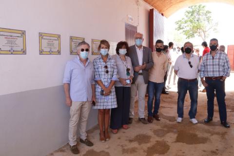 Descubrimiento de placas en la plaza de toros