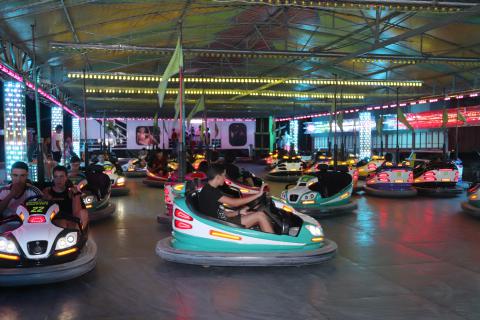 Pista de coches de choque en la feria de 2019