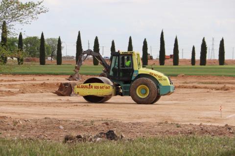 Operario trabajando en una obra en Manzanares