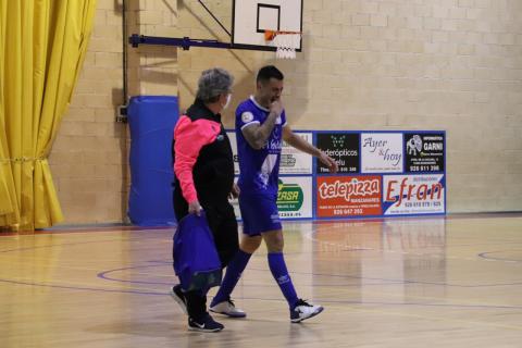 Humberto se marcha lesionado del partido frente al Córdoba