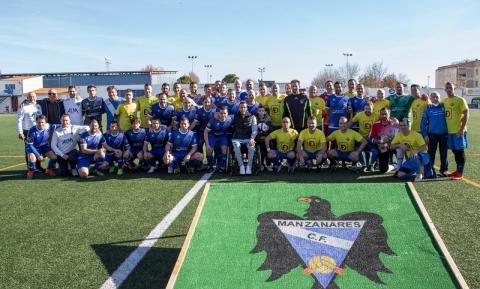 Manzanares CF Veteranos-CF La Solana en favor de Kiko Pancho