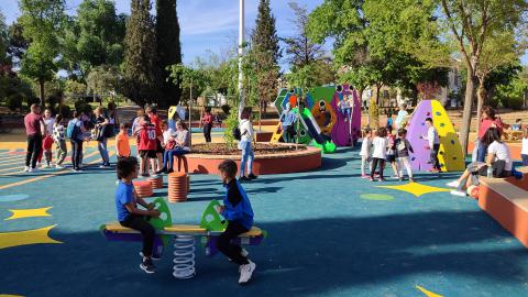 Renovación de la zona infantil del parque del científico 'Julián Gómez-Cambronero'